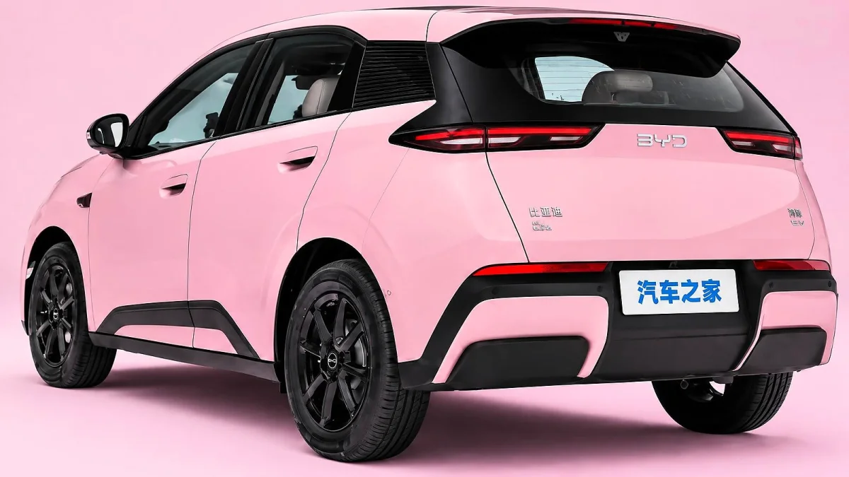 BYD Dolphin Mini vira compacto com tela multimídia de 15,6 polegadas