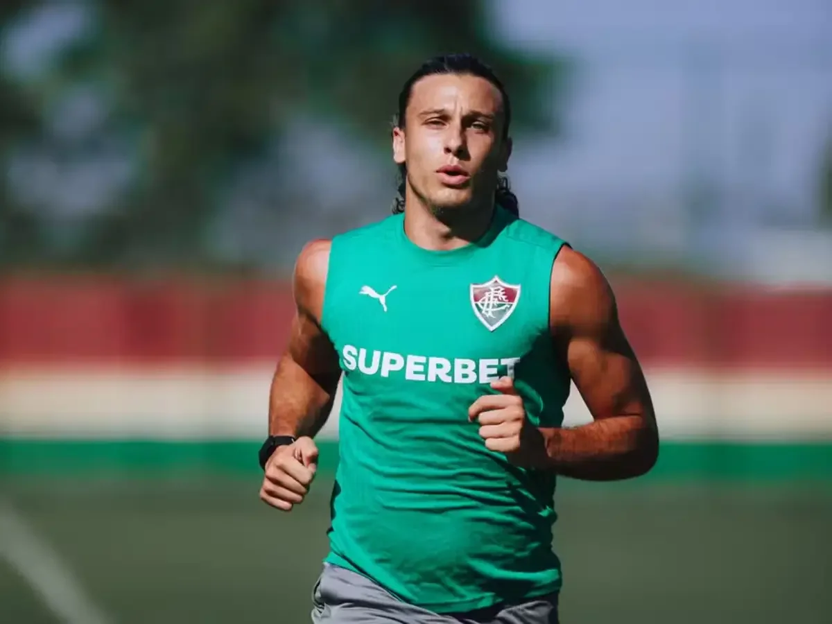 Canobbio volta ao Fluminense e briga por vaga com Hulk