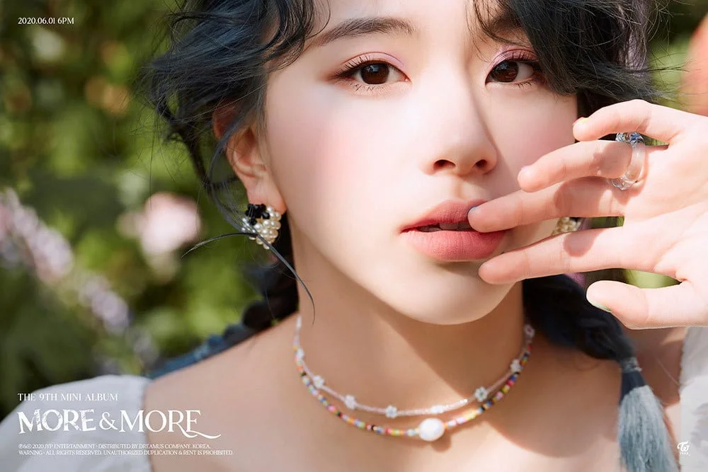 Chaeyoung anuncia saída da JYP e lança era "LIL FANTASY"