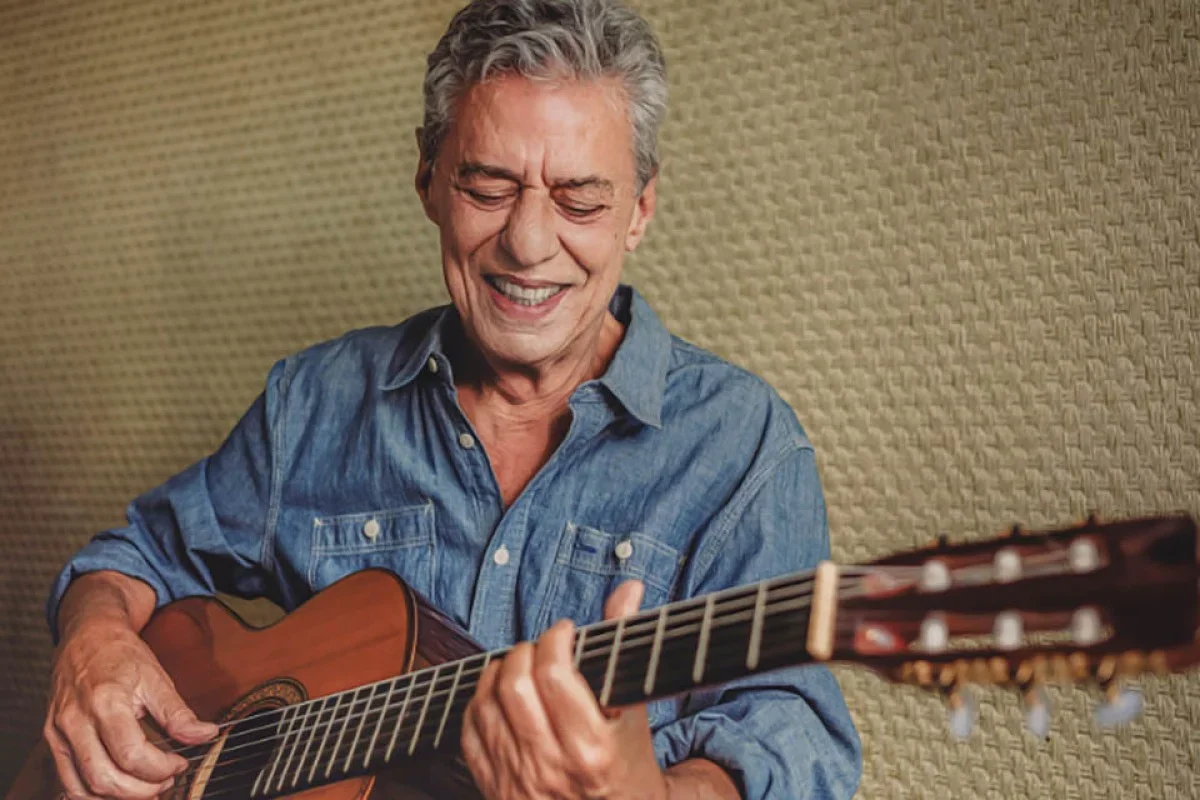 Chico Buarque aciona polícia após ameaça de morte no Instagram