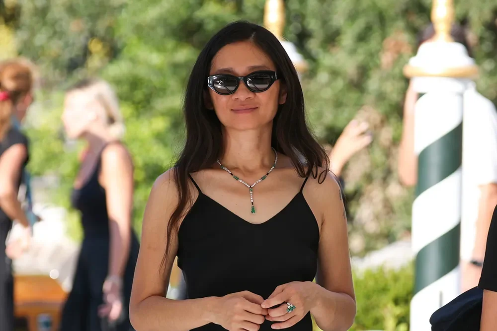 Chloé Zhao defende filmes de quadrinhos e valoriza suas narrativas