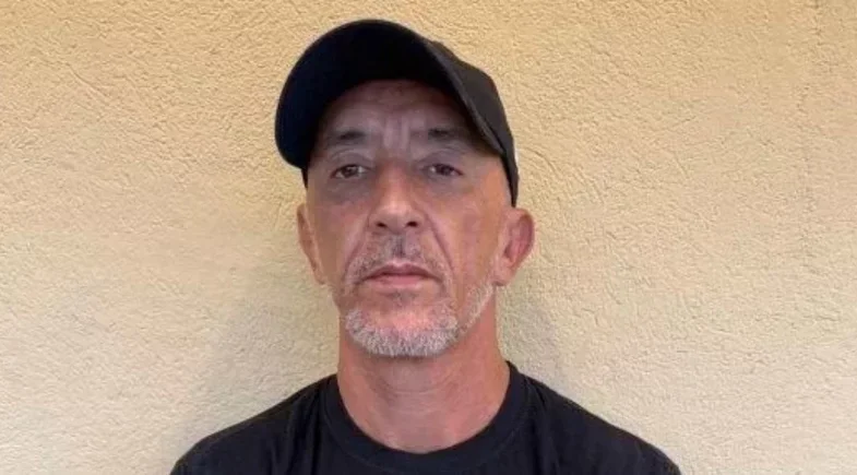 Cristian Cravinhos aparece de calcinha e fatura R$30 mil com assinantes