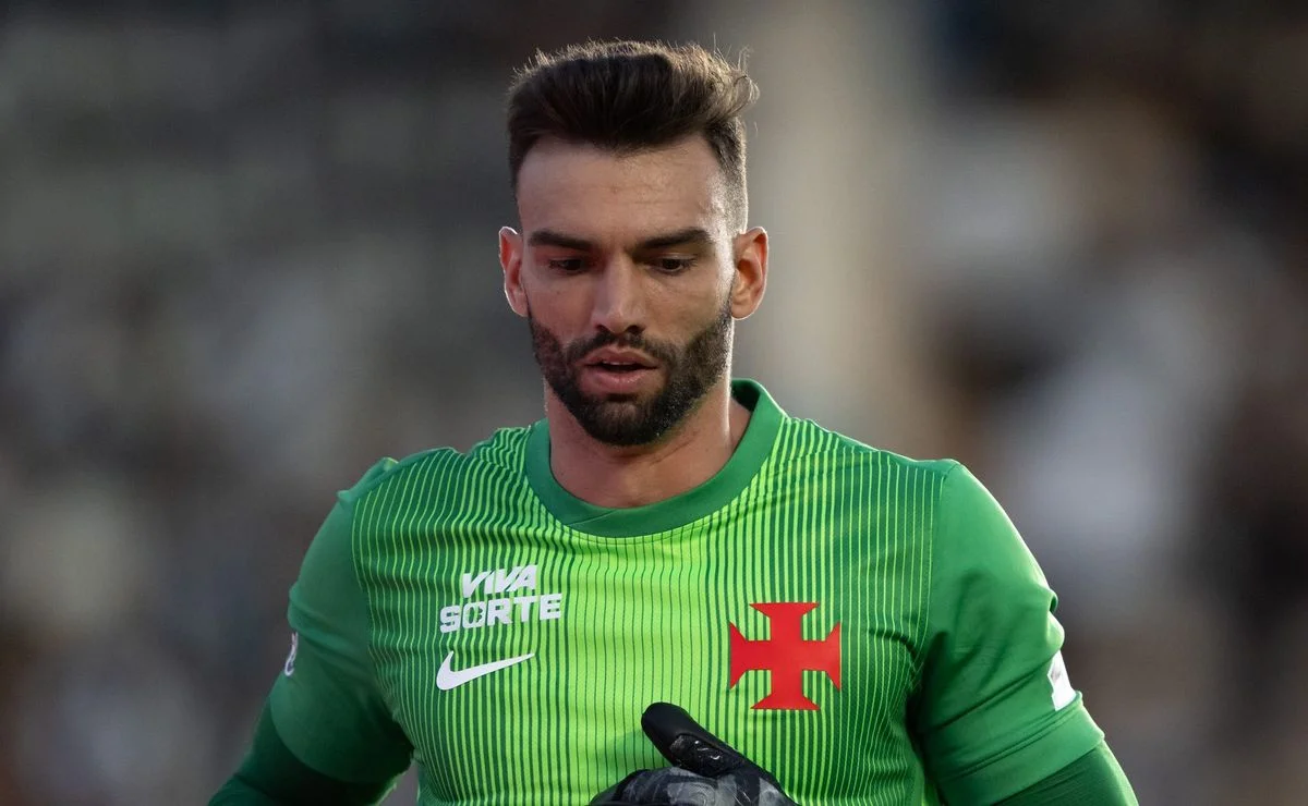 Vasco cai ao Z4 e Léo Jardim assume cobrança da torcida