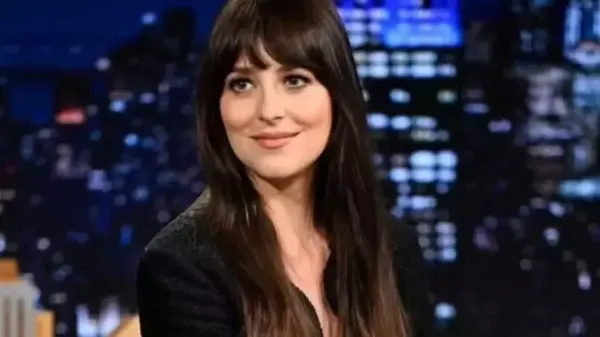 Dakota Johnson surpreende ao revelar quantas horas dorme