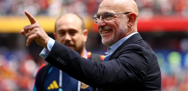 De la Fuente consagra projeto e leva Espanha à final