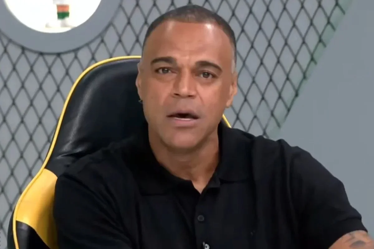 Denílson exige 'videozão' da Seleção para reconquistar torcida