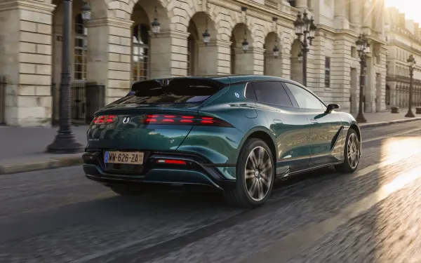 Denza Z9GT: condução autônoma urbana chega via OTA