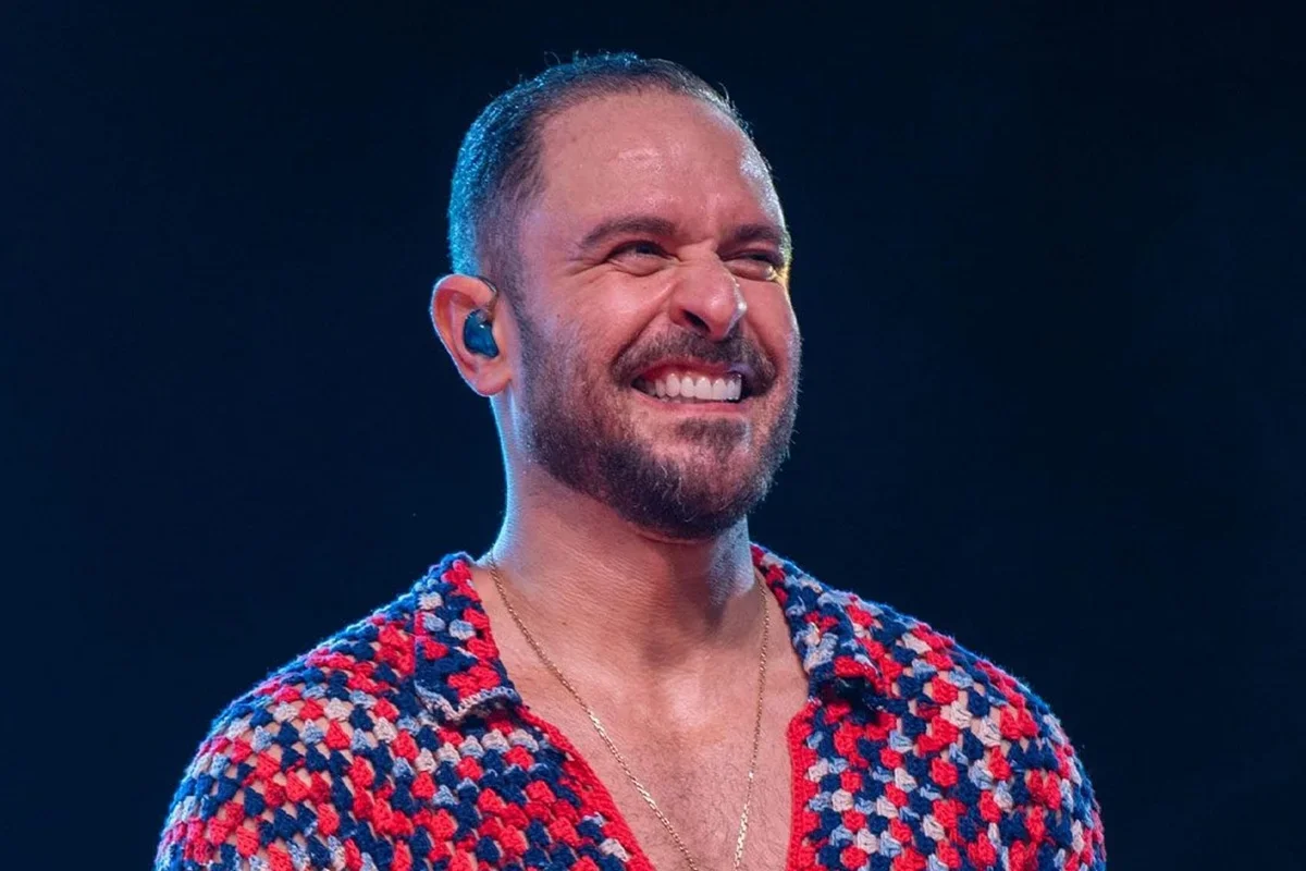 Diogo Nogueira remarca show; voz é afetada pela 3ª vez