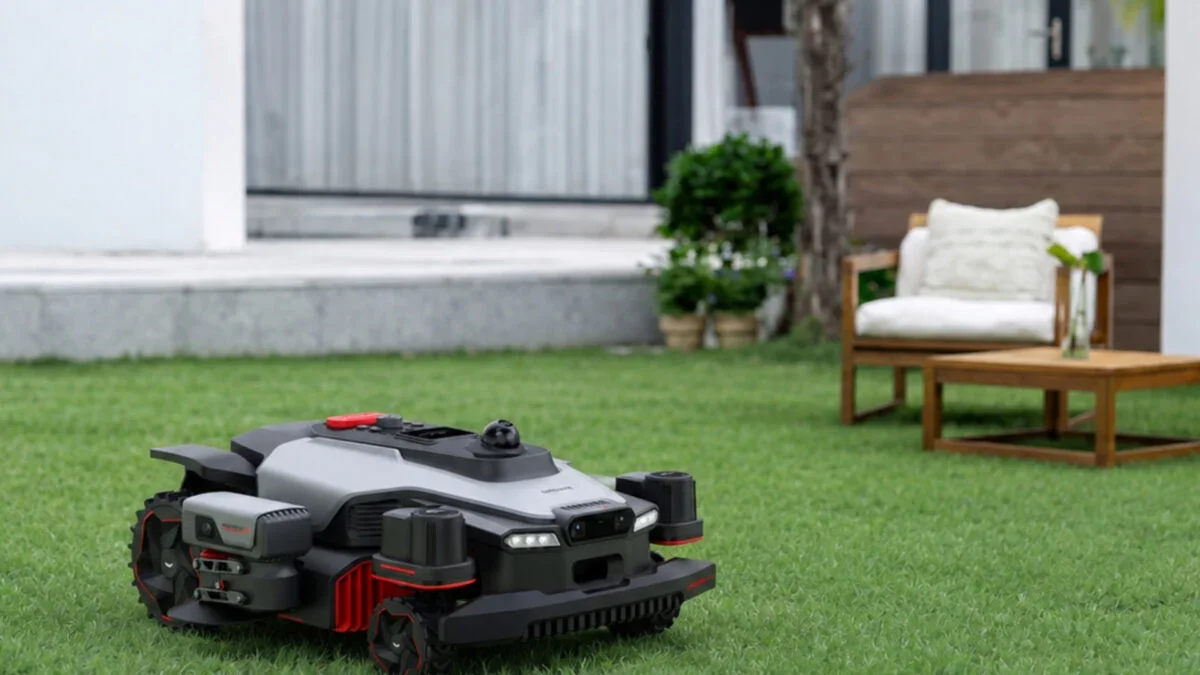 Dreame A4 AWD Pro: braço robótico promete corte de borda de 0 cm
