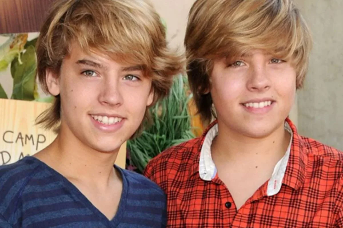 Dylan Sprouse afirma que ele e Cole são "filhos de incesto"