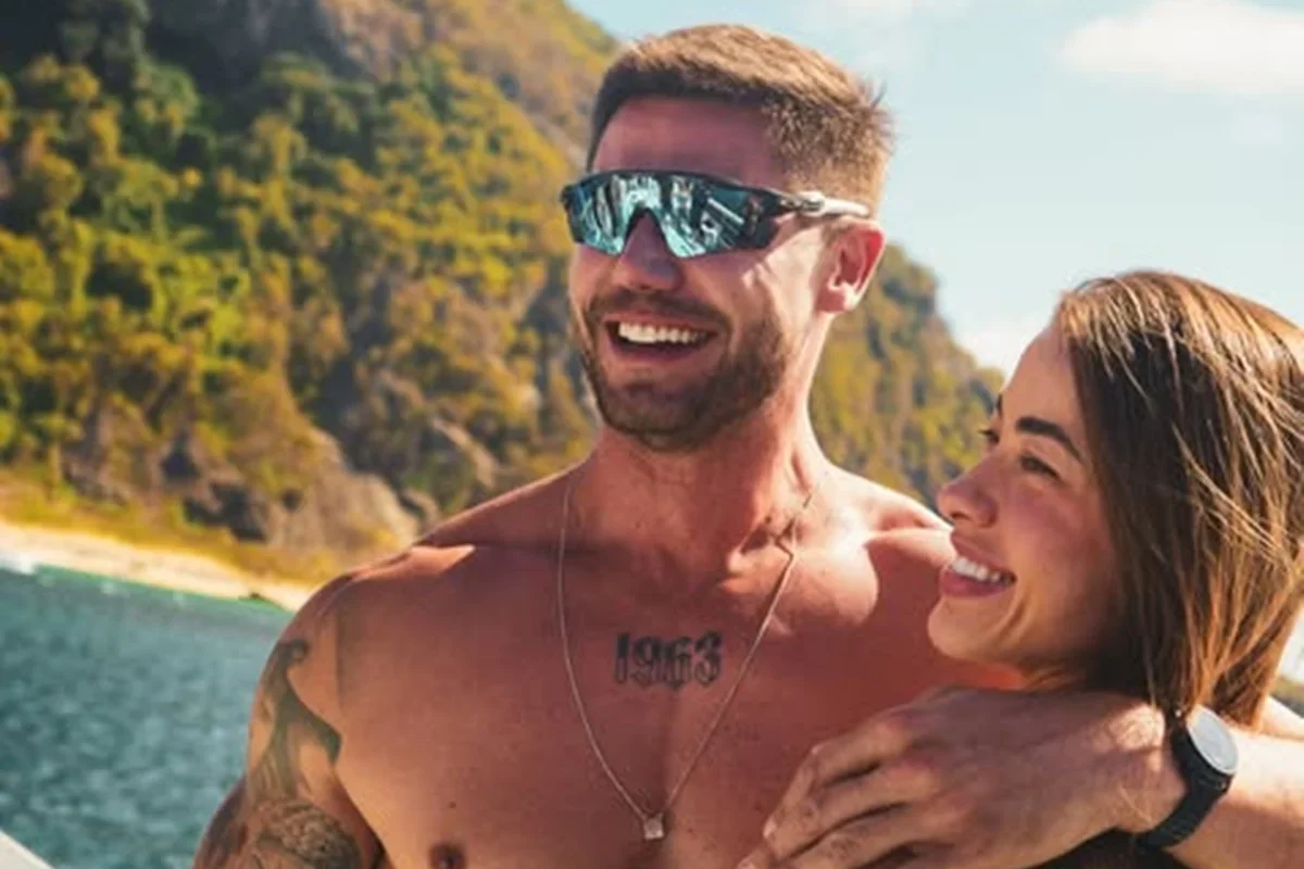 Elisa Klein assume romance com Jonas Sulzbach após beijos