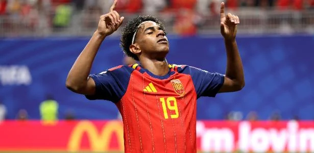 Espanha retoma 'futebol de ouro' com brilho de Yamal