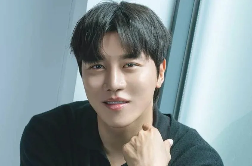Eum Moon Suk confirma casamento em janeiro