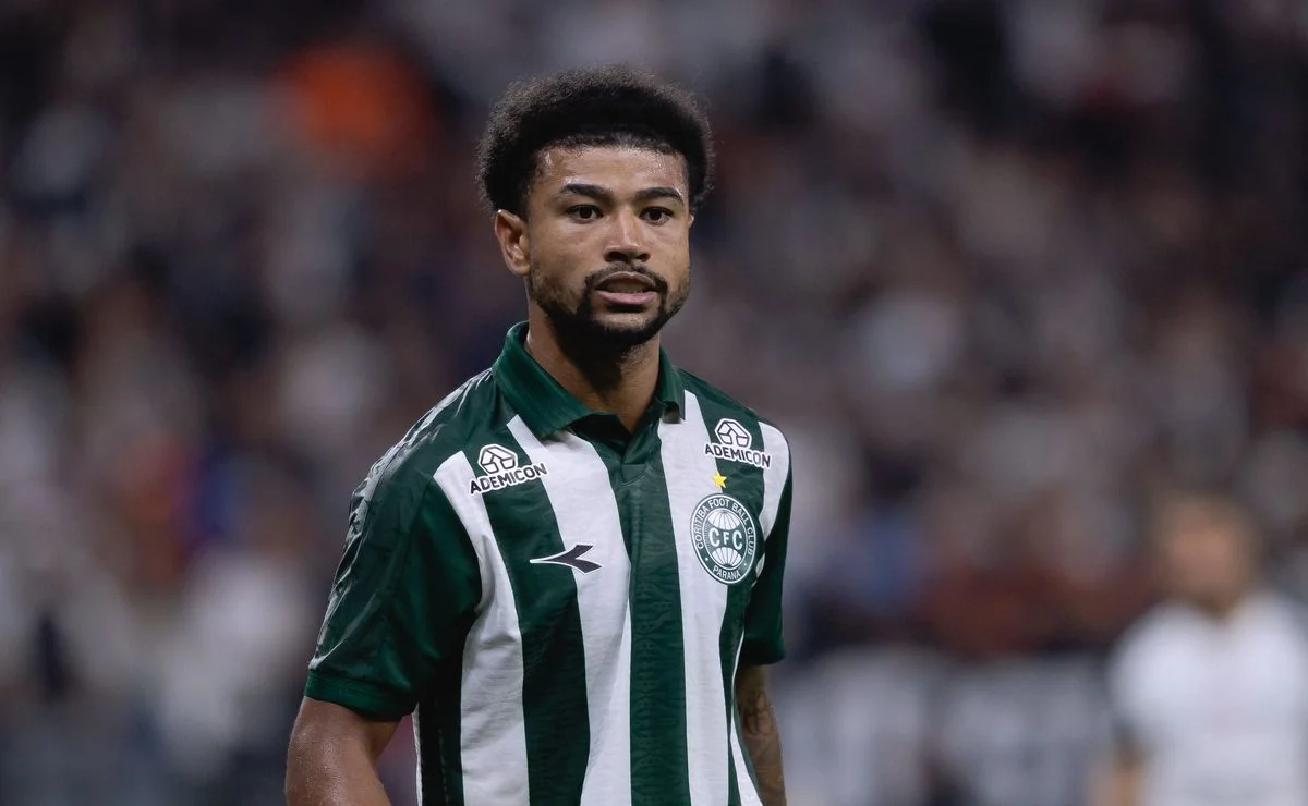 Flamengo oferece €10 milhões por Lucas Ronier; venda histórica