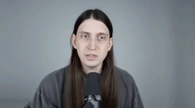 Felca reage a críticas por vídeo sobre bullying: "coração em paz"