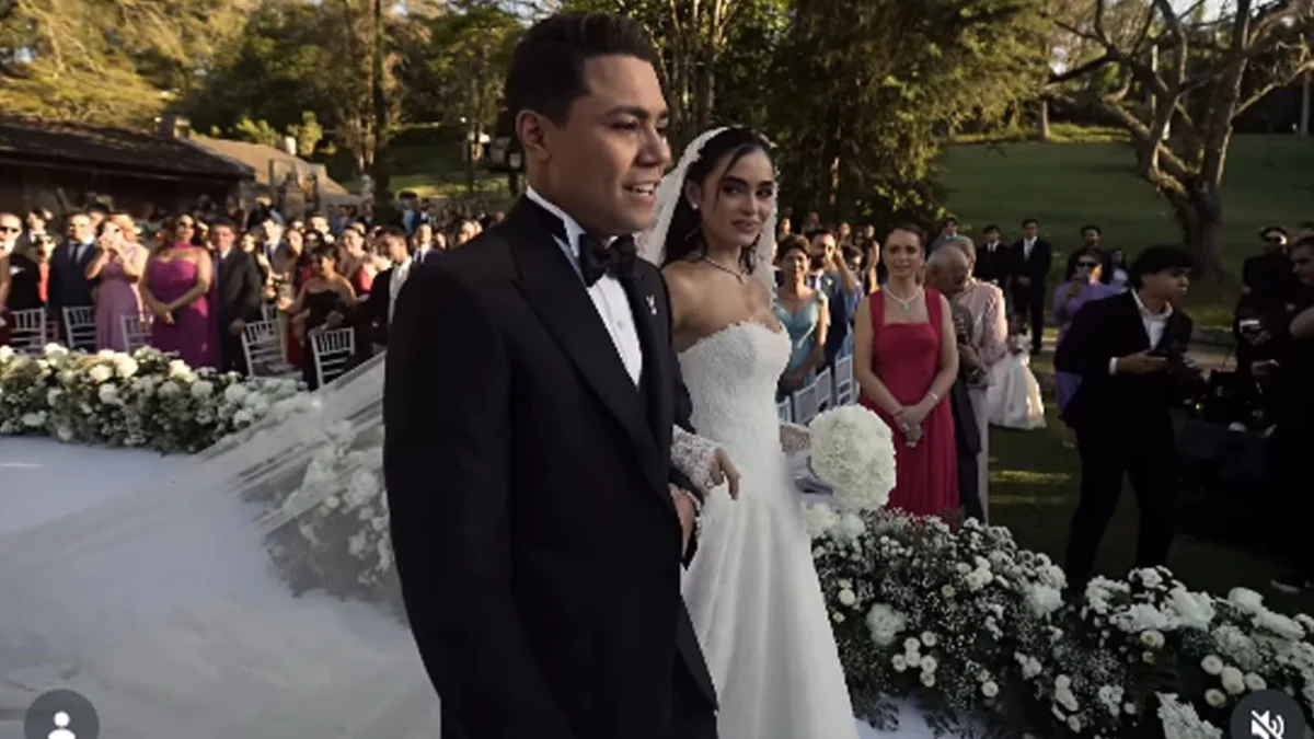 Felipe Araújo reúne 300 convidados em casamento com Lara Prado