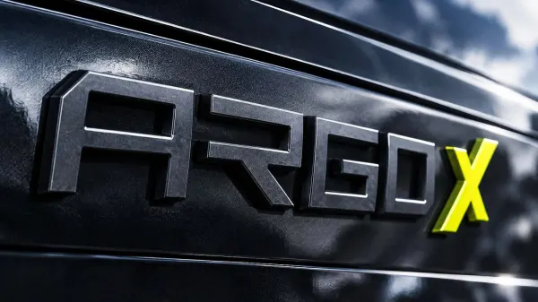 Fiat Argo X: luzes pixeladas marcam nova ofensiva