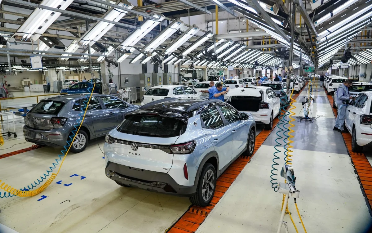 Fiat Strada dispara na liderança com 13.985 unidades