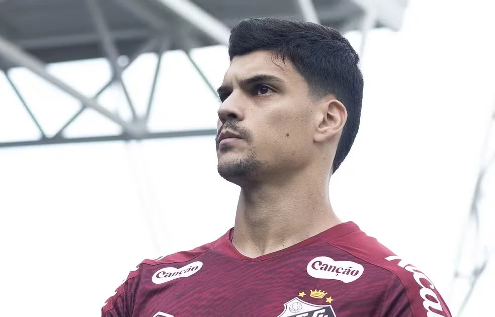 Gabriel Brazão opera o ombro e desfalca o Santos pelo restante da temporada