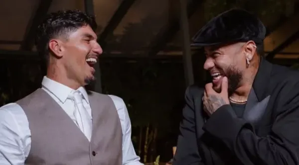 Gabriel Medina reproduz post que chama Neymar de "aposentado"