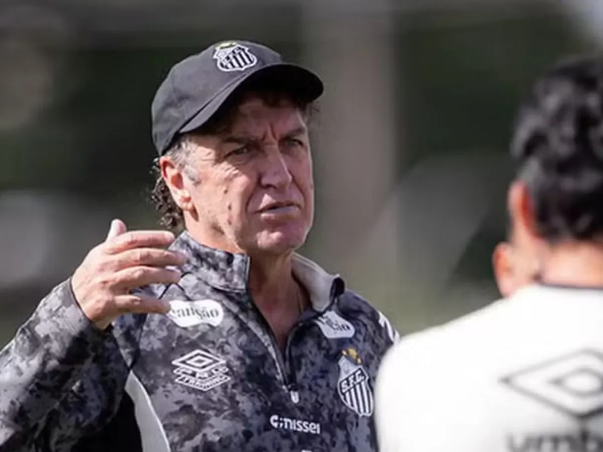 Gabriel Menino vira 'coringa' após marcar na vitória do Santos