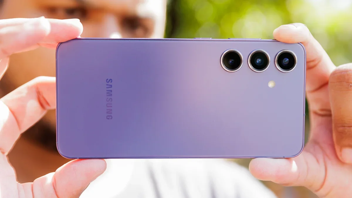 Galaxy S24: recondicionado por R$ 2.300 — compensa a compra?