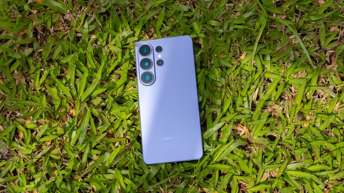 Galaxy S27 Ultra: ilha de câmeras pode acabar com o balanço do aparelho