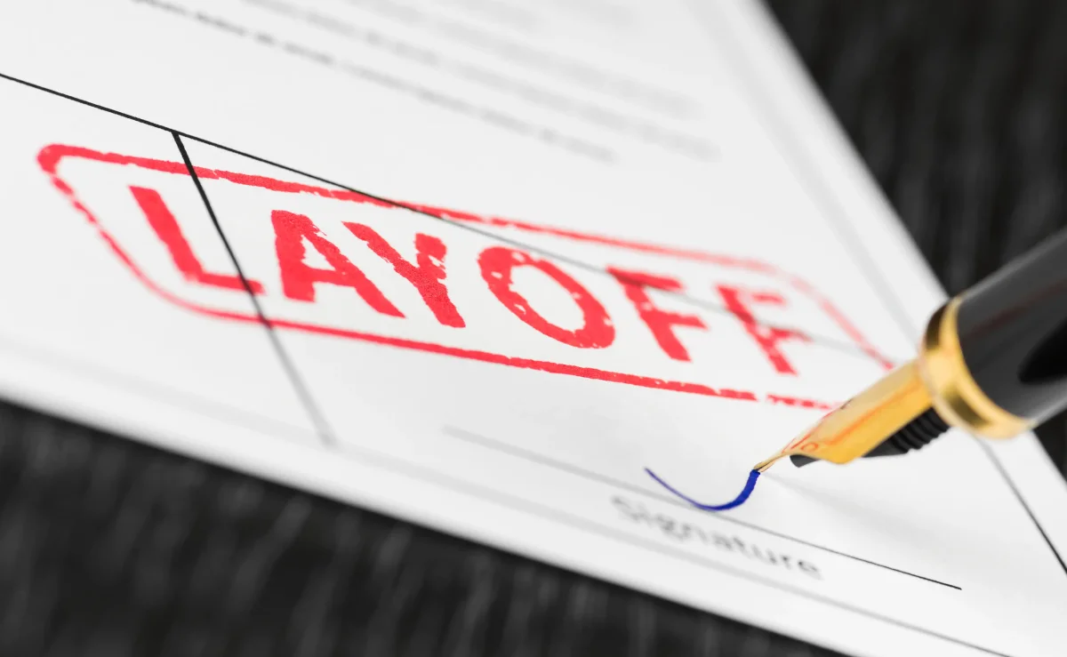 Gartner: 30% das demissões por IA serão refeitas com custo maior