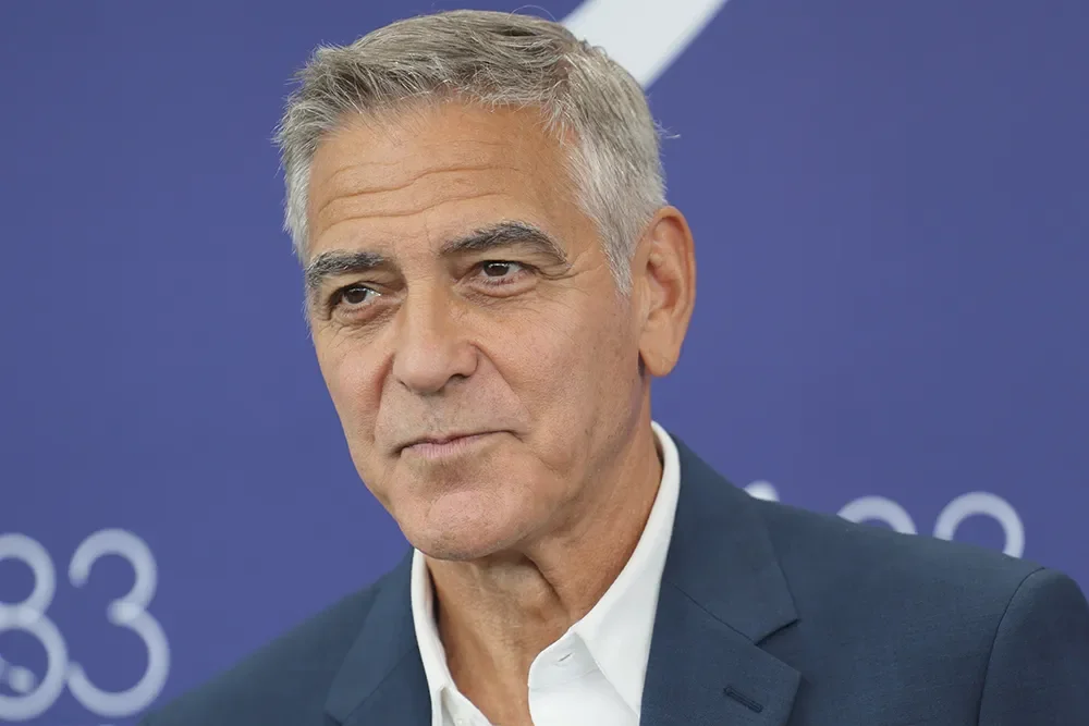 George Clooney defende Mark Ruffalo e critica fusão Paramount–Warner