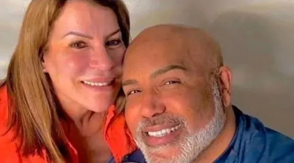 Geralda Helena homenageia Rick e relembra 44 anos de união
