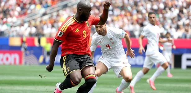 Gol anulado e expulsão deixam Bélgica em risco no Grupo G