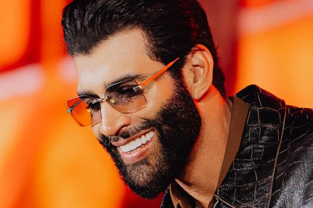Gusttavo Lima choca fãs ao raspar a barba e ficar só de bigode