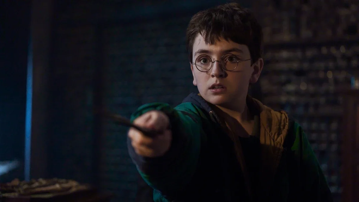 Harry Potter e a Pedra Filosofal: teaser destaca elenco e tom sombrio