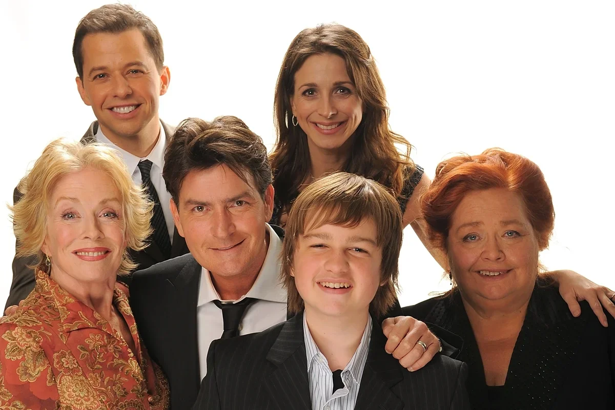 Holland Taylor diz que Jon Cryer 'quadruplicou' salário na série