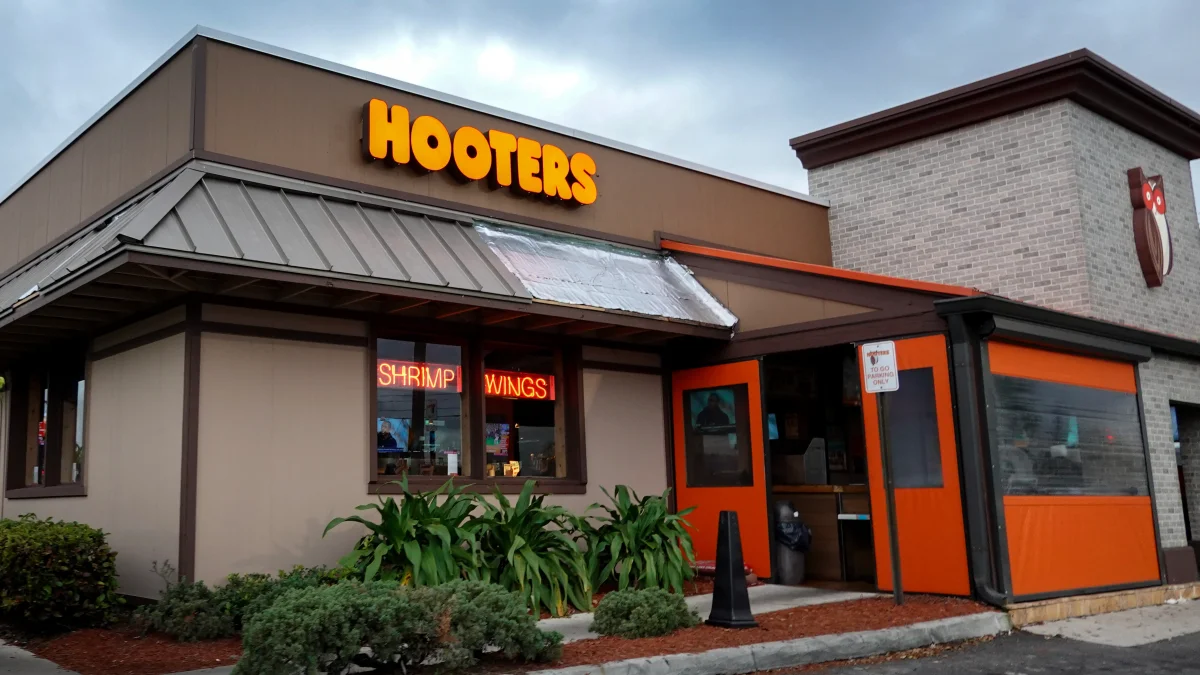 Hooters: fundadores transformam origem da rede em filme