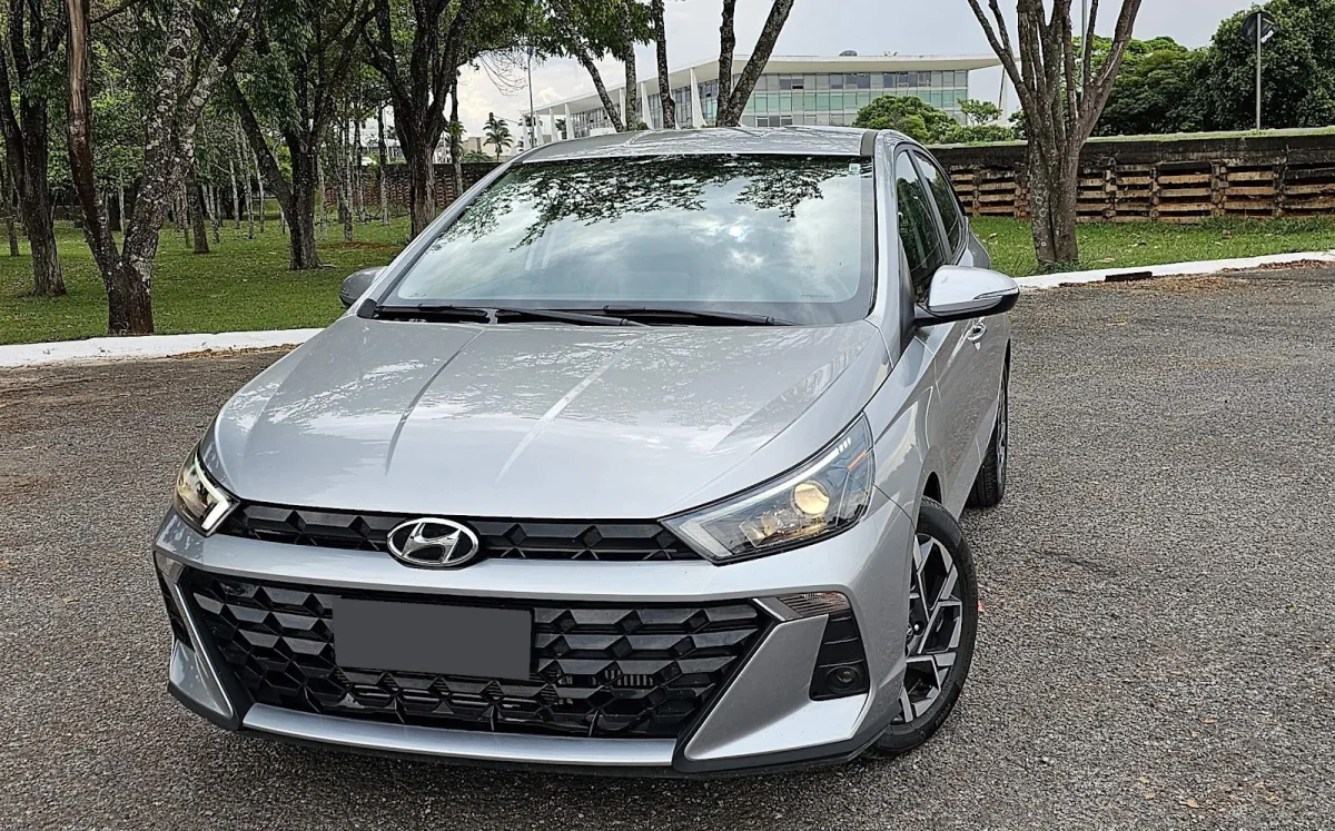 Hyundai HB20 lidera vendas com 3.232 unidades e alta de 168,7%