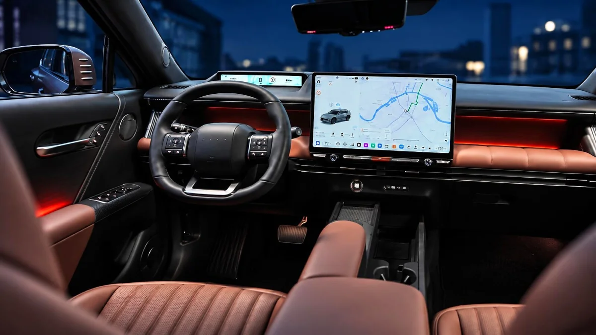 Hyundai Tucson volta a adotar botões físicos e dois comandos giratórios