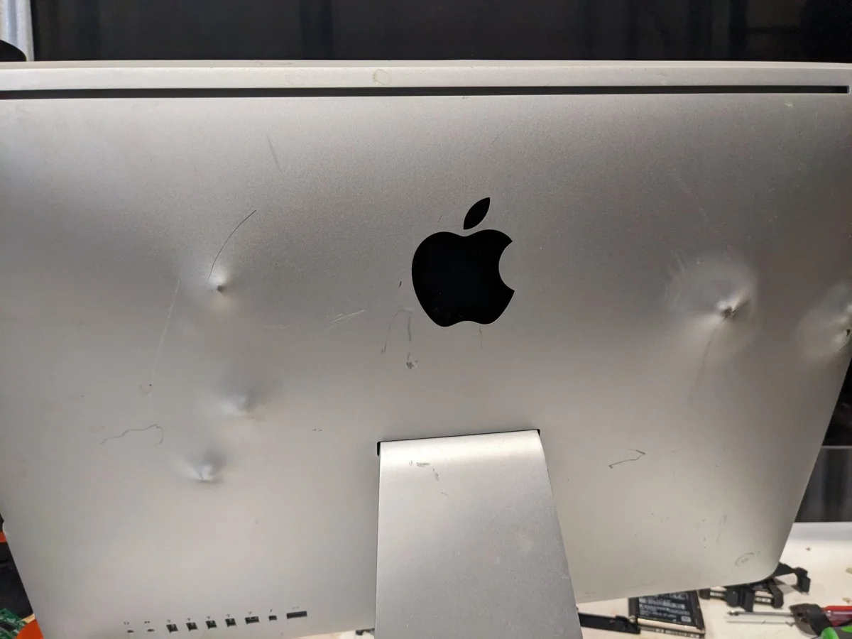 iMac: HD de 500GB sobrevive a 14 disparos em tentativa de destruição