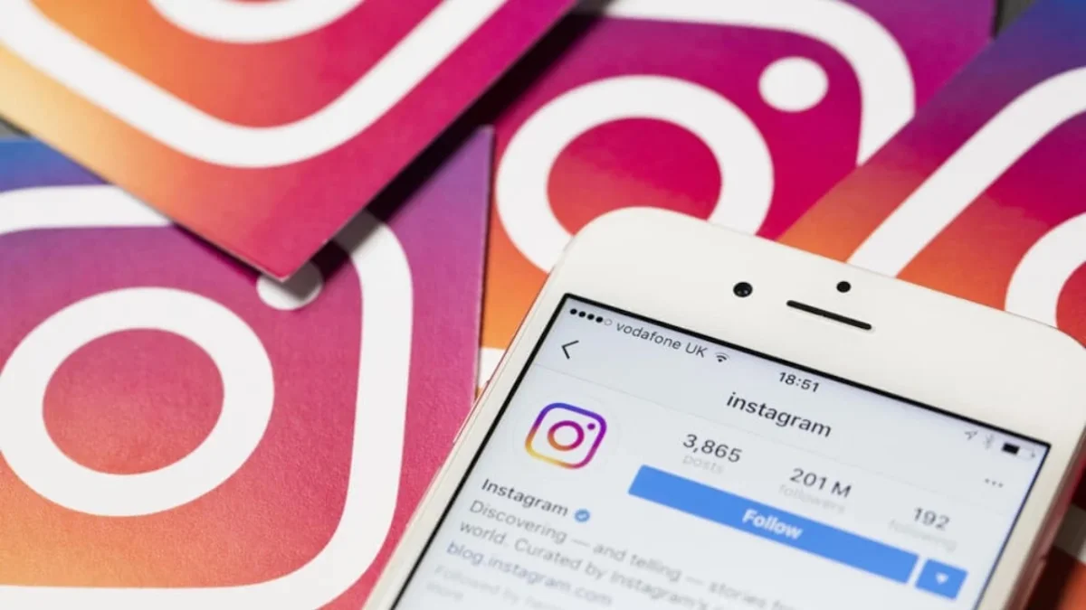 Instagram: photo dump vira tática para publicações autênticas