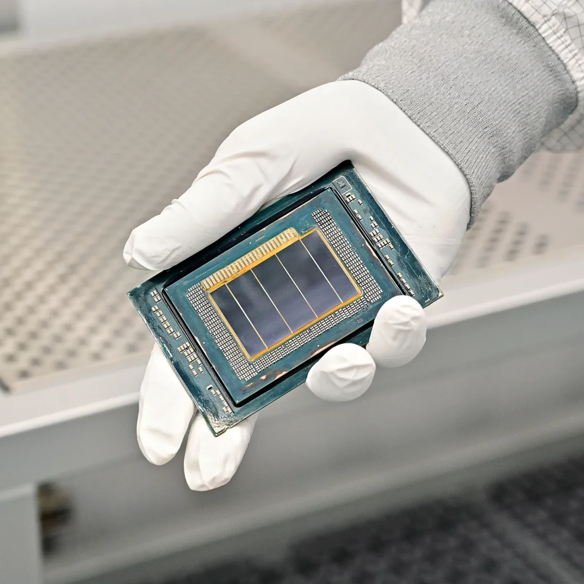Intel afirma estar a poucos por cento da TSMC em desempenho