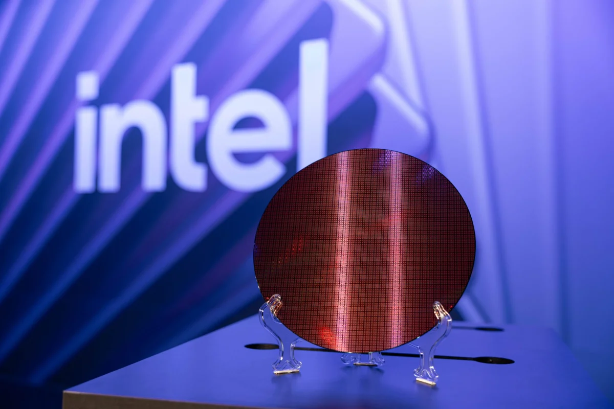 Intel: contratos com Broadcom e Google e pedidos que podem chegar a US$ 80 bi