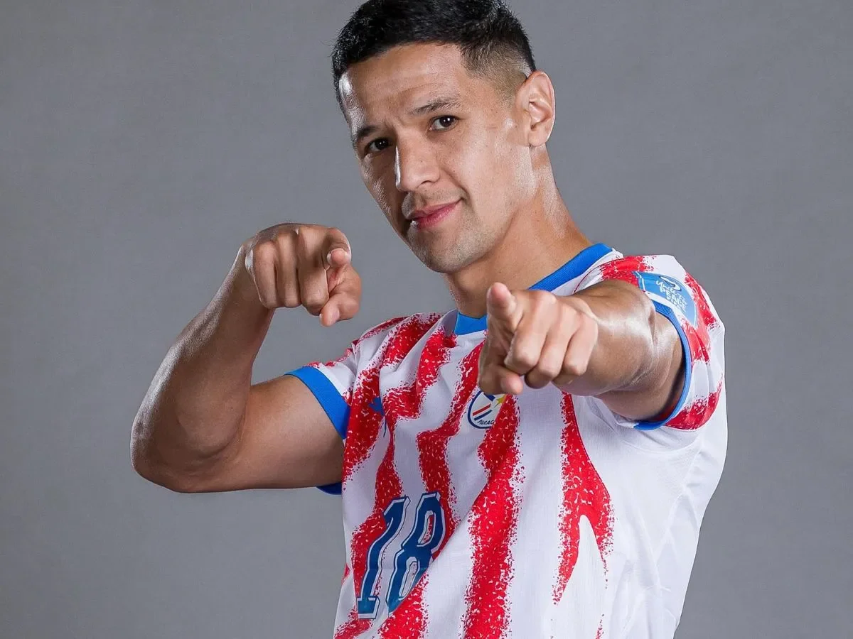 Internacional oferece US$1,5 mi à vista por Alex Arce