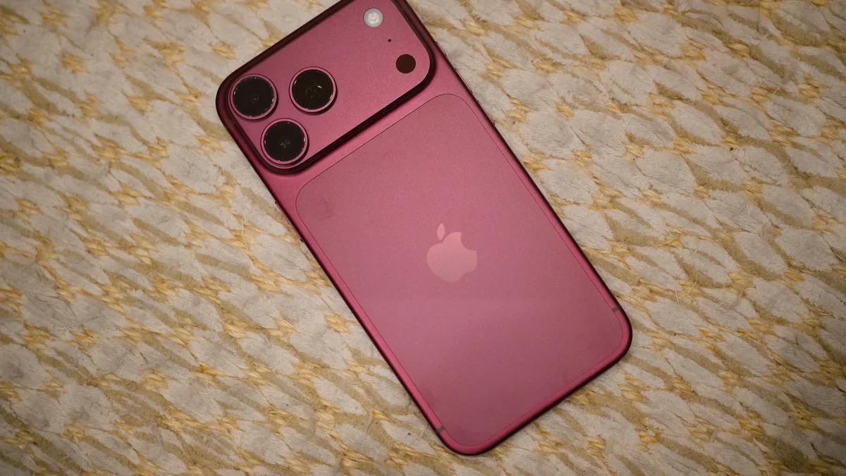 iPhone 18 Pro Burgundy: cor teria desbotado após três semanas