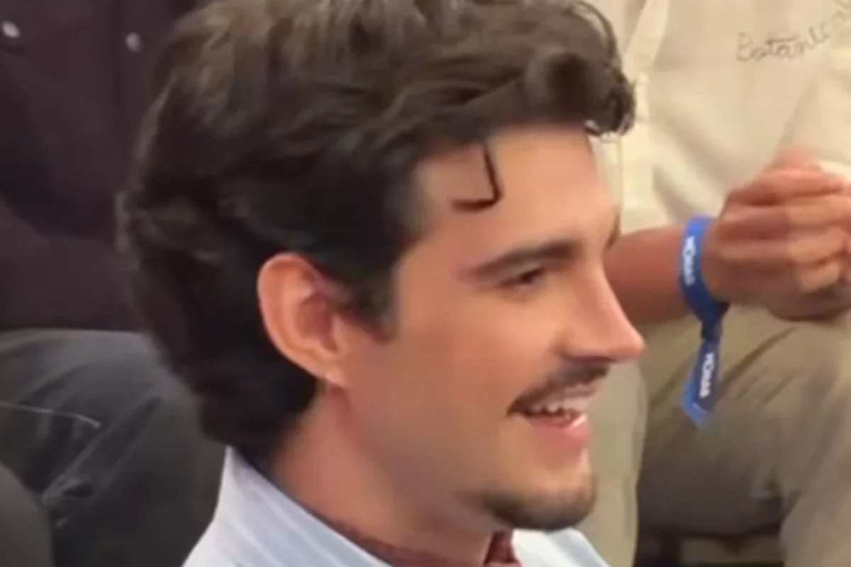Jão vira alvo de memes por 'sonolência' no Altas Horas