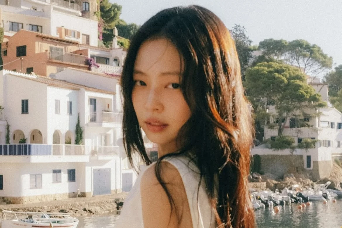 Jennie chega ao pico No. 2 na parada Radio Songs dos EUA