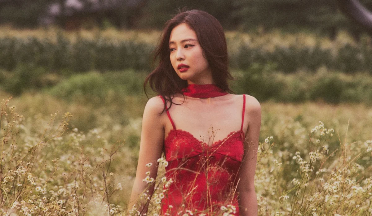 Jennie lança EP solo "Fallen Angel" e videoclipe da faixa-título