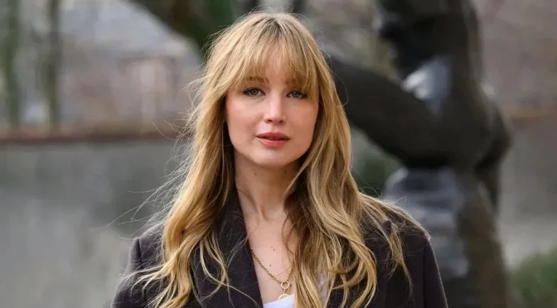 Jennifer Lawrence diz "Quero ser uma mãe sexy" após investir em cirurgias