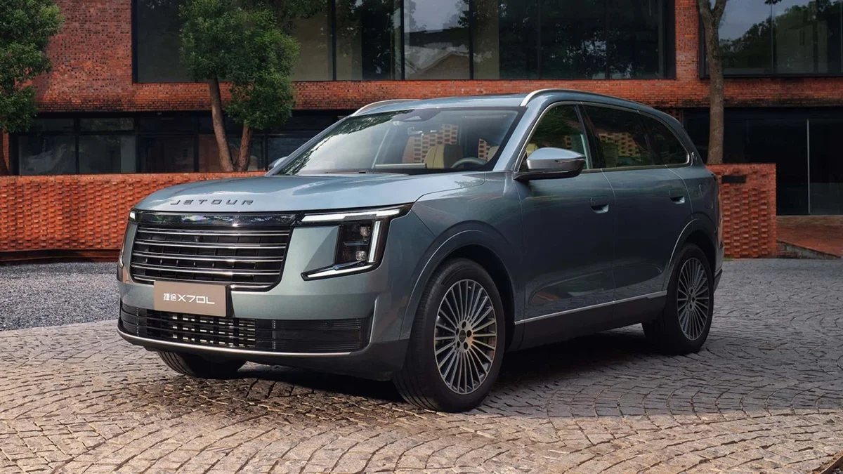 Jetour S08 chega com versão Premium e configuração para sete pessoas