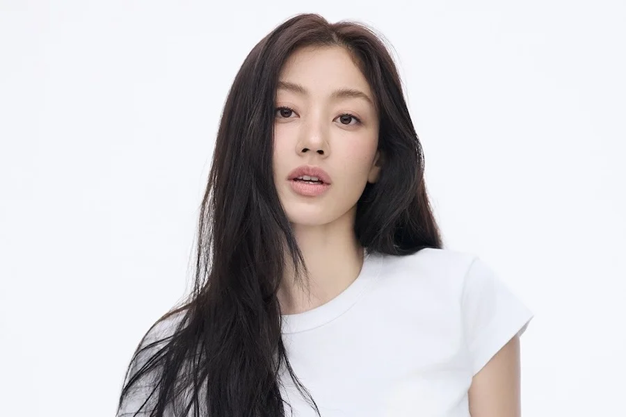 Jihyo revela fotos de perfil após anunciar empresa própria