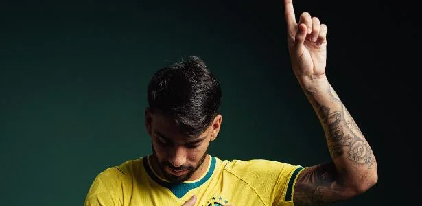 Jogadores da seleção recorrem à fé após eliminação chocante